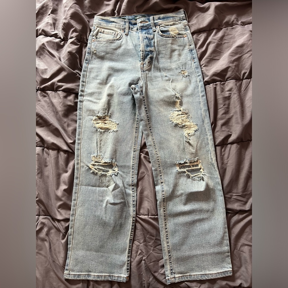 WILD FABLE LIGHT BLUE DISTRESSED STRAIGHT JEANS